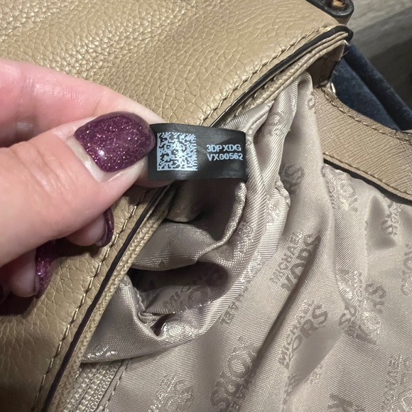 Michael Kors bag - Picture 14 of 16